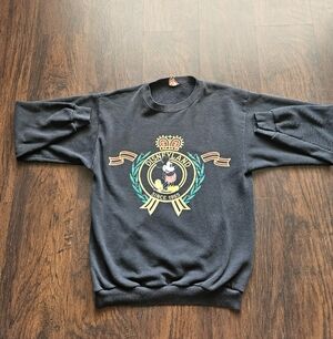 Vintage Disney Designs Walt Disney World Black Crewneck Sweater Size Large USA